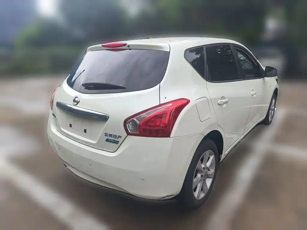 Nissan Tiida 2014 — фото 12