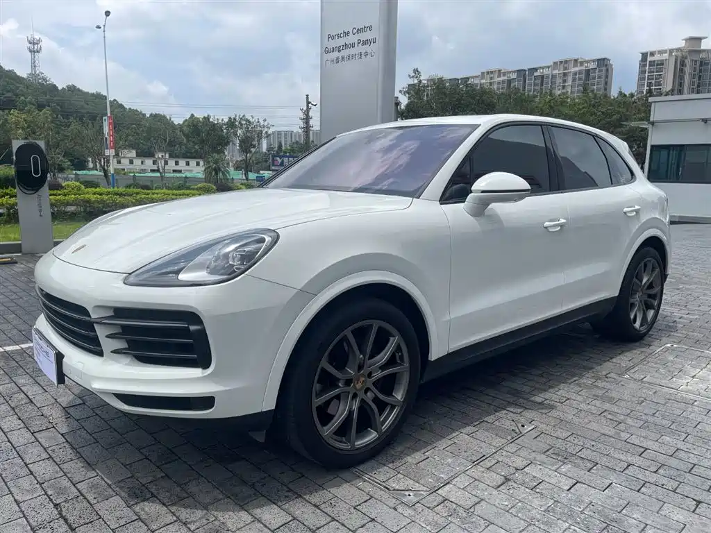 Porsche Cayenne 2023 — фото 1