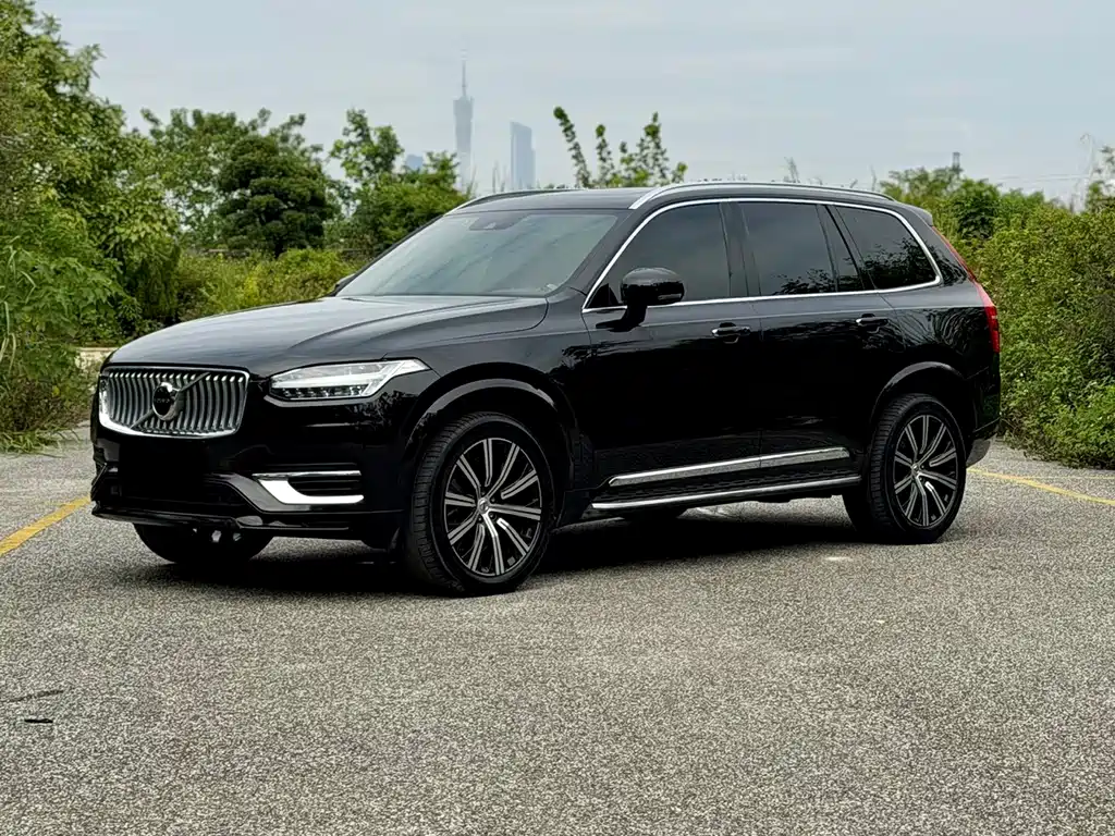 Volvo XC90 2022 — фото 1