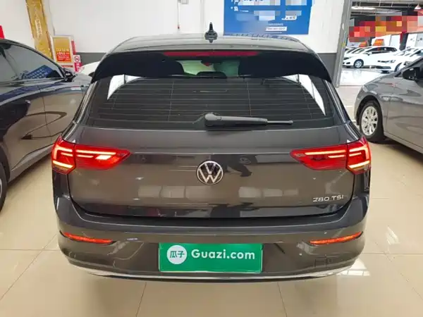 Volkswagen Golf 2021
