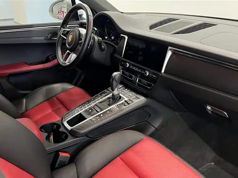 Porsche Macan 2021 — фото 9