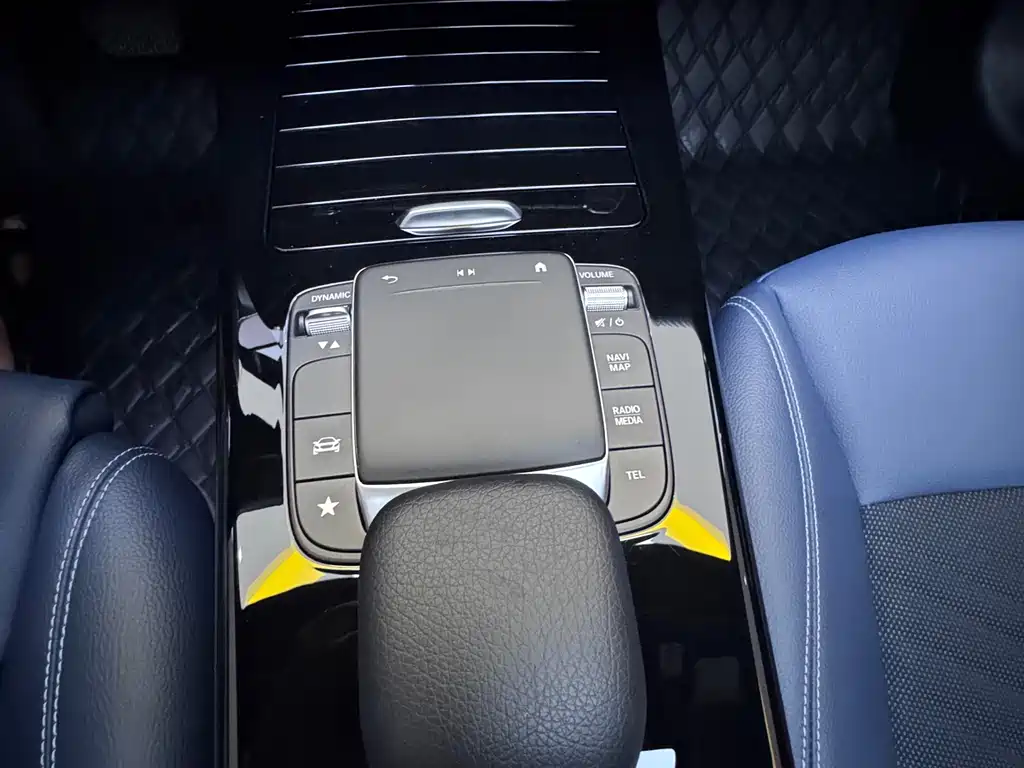 Mercedes-Benz A-Class 2022 — фото 15