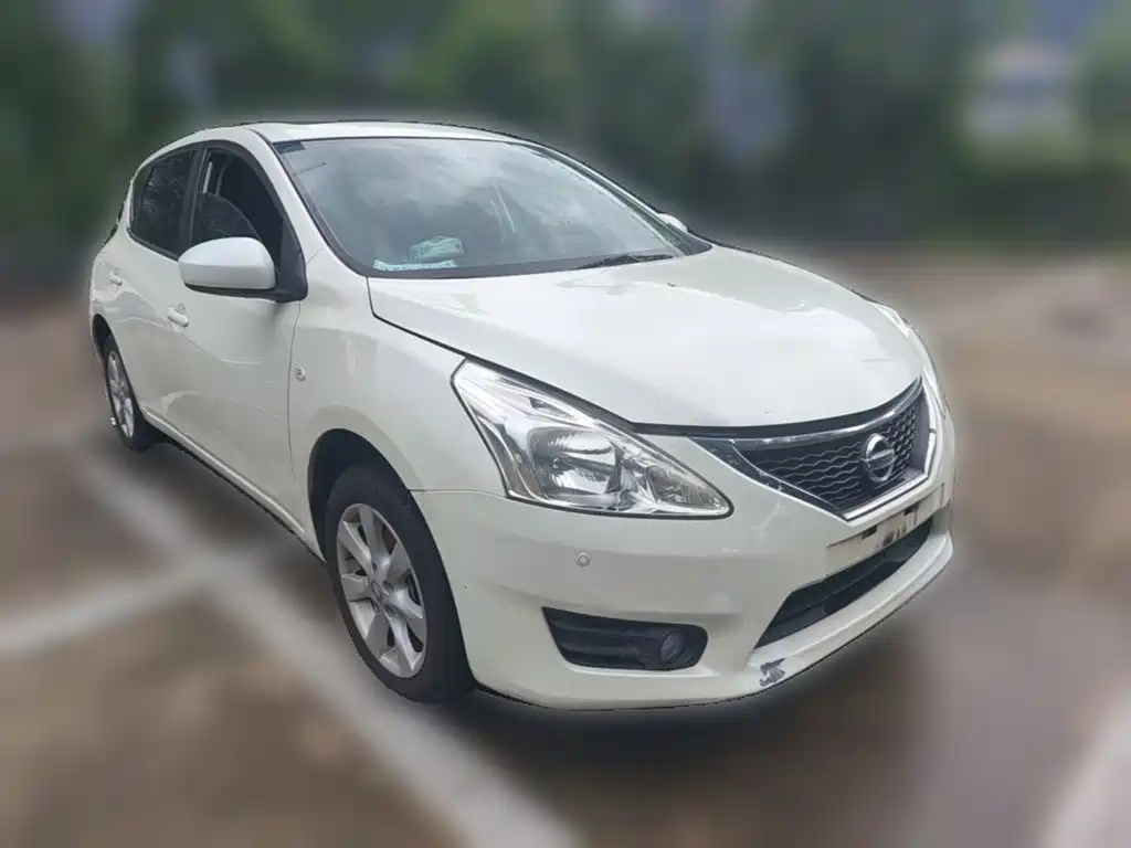 Nissan Tiida 2014
