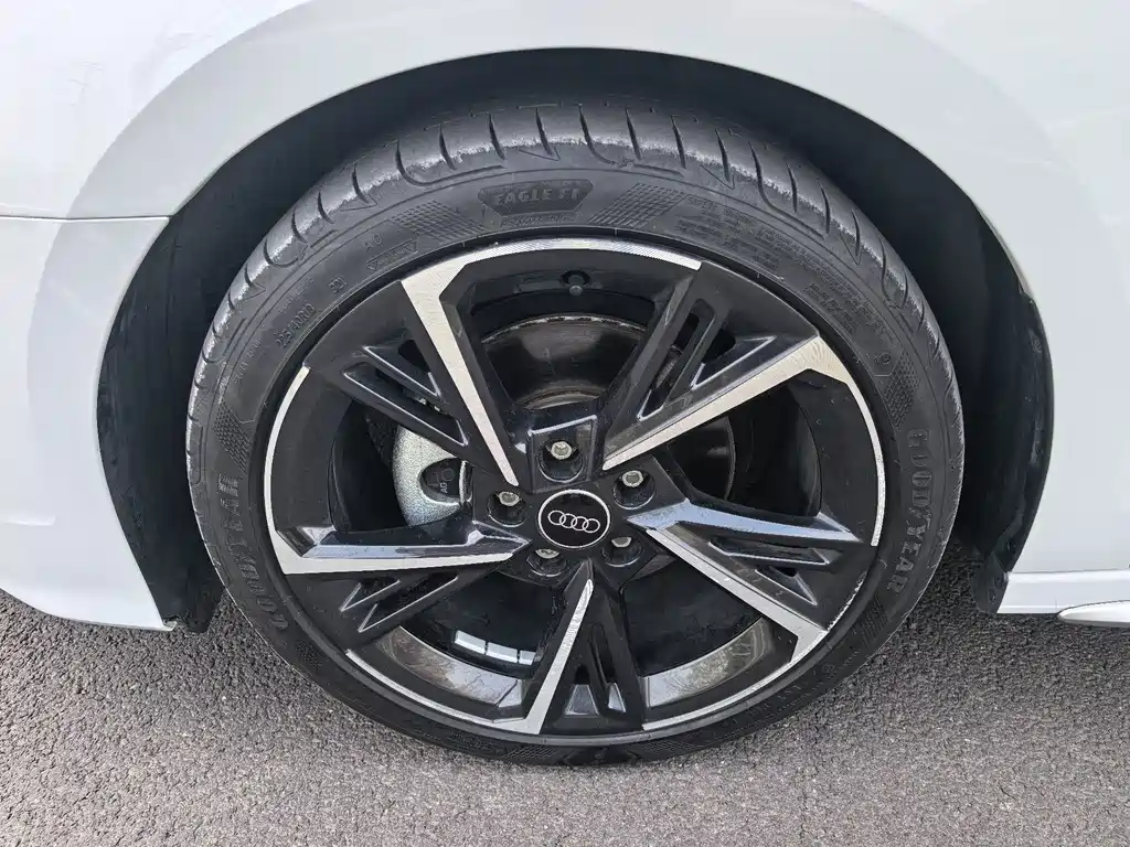 Audi A3 2023 — фото 24