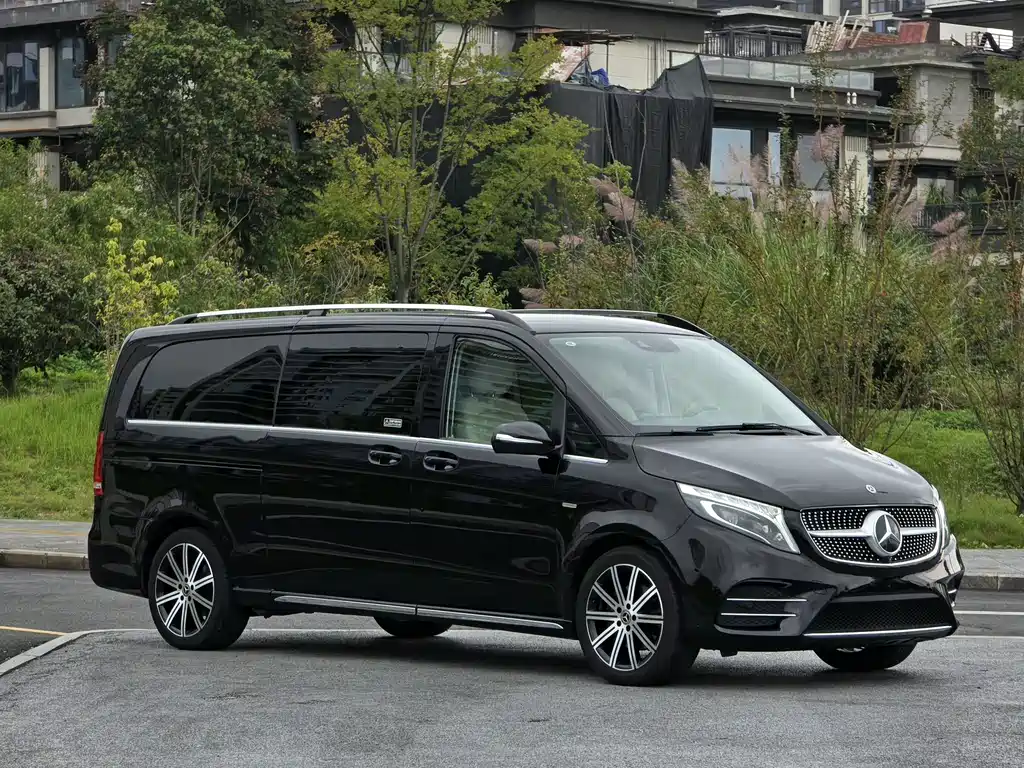 Mercedes-Benz V-Class 2023 — фото 2