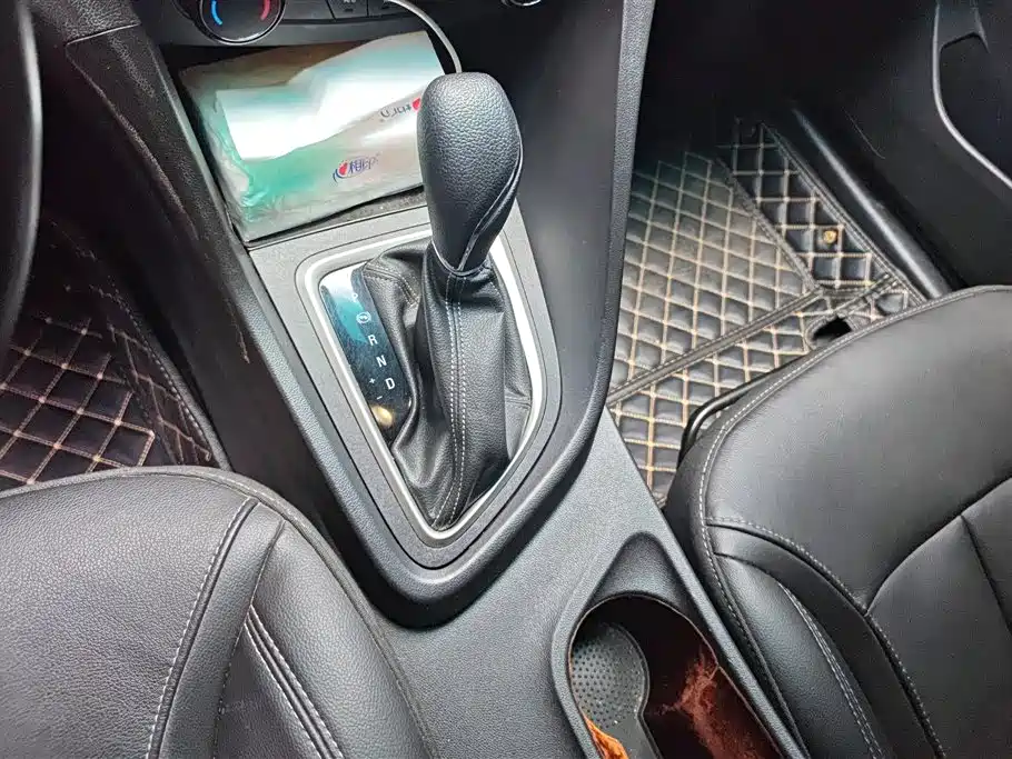 Buick Excelle 2018 — фото 16