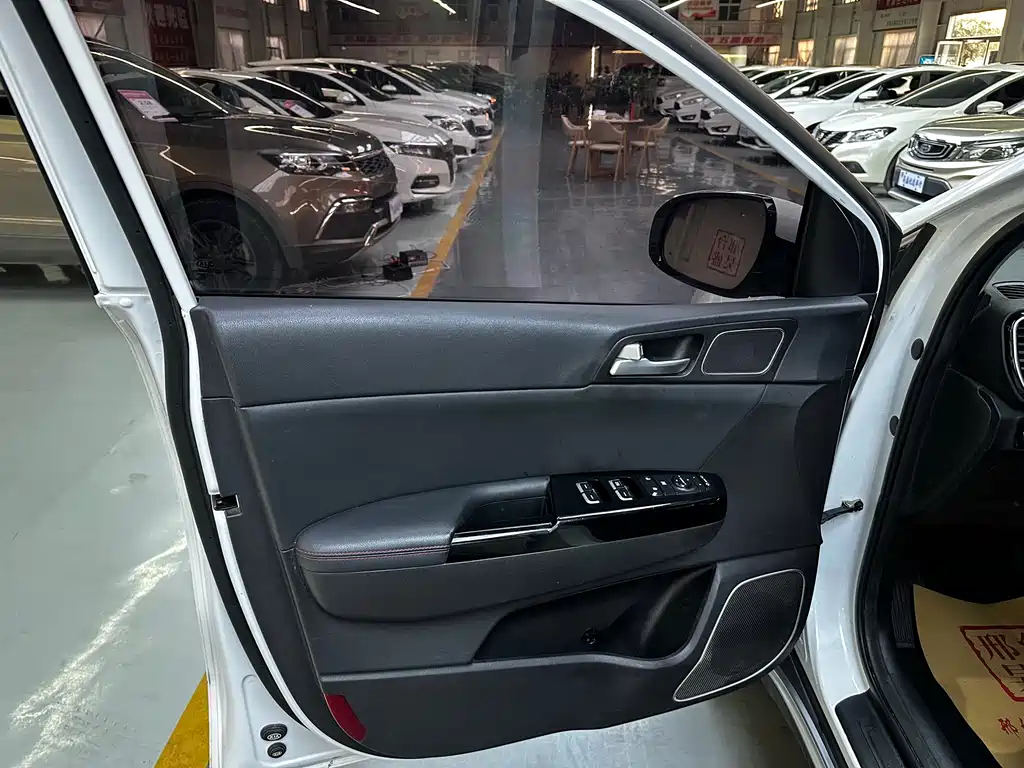 Kia KX5 2021 — фото 8