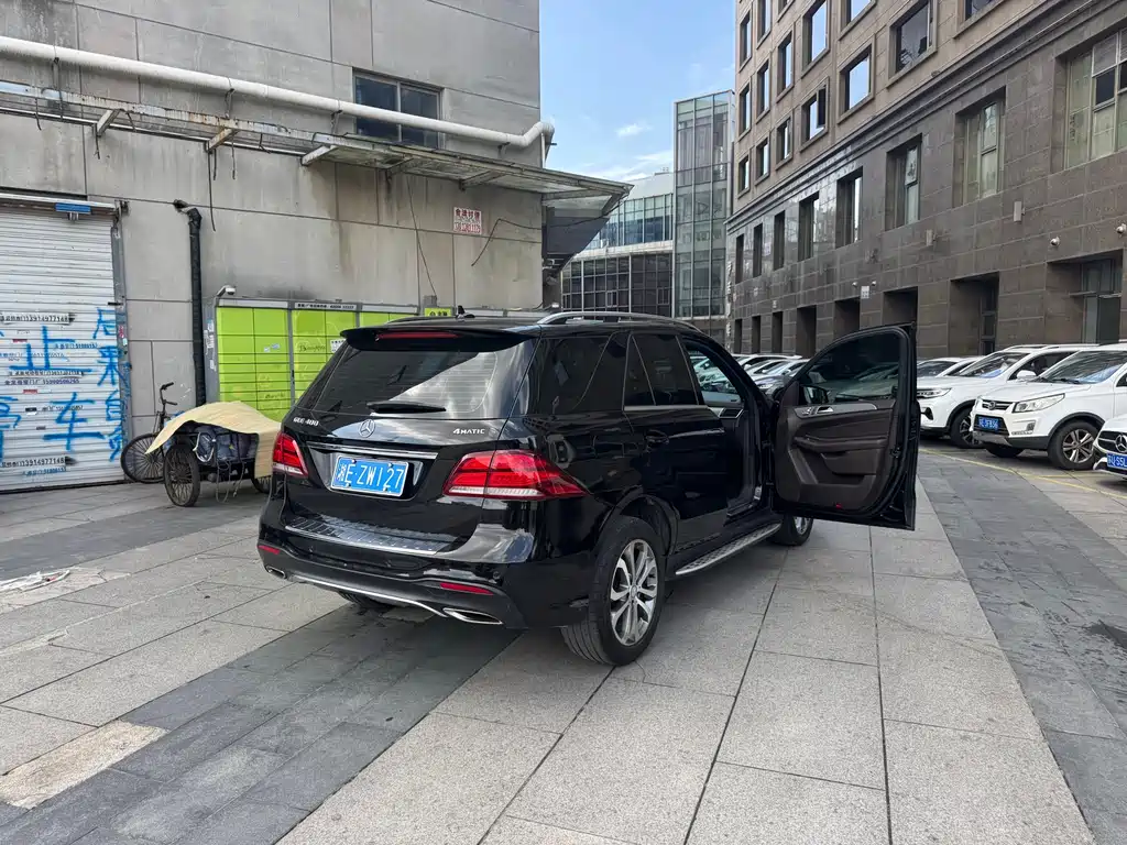 Mercedes-Benz GLE 2016 — фото 19