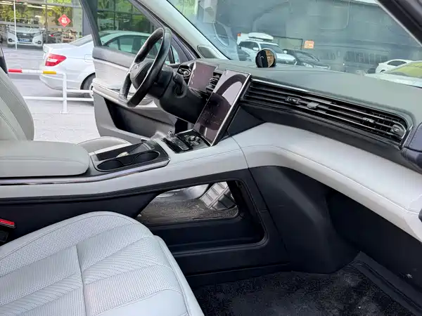 NIO ES8 2020