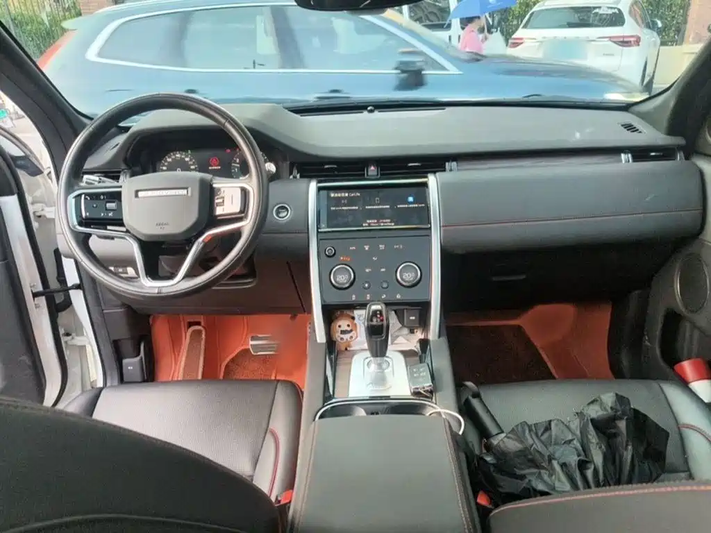 Land Rover Discovery Sport 2023 — фото 15