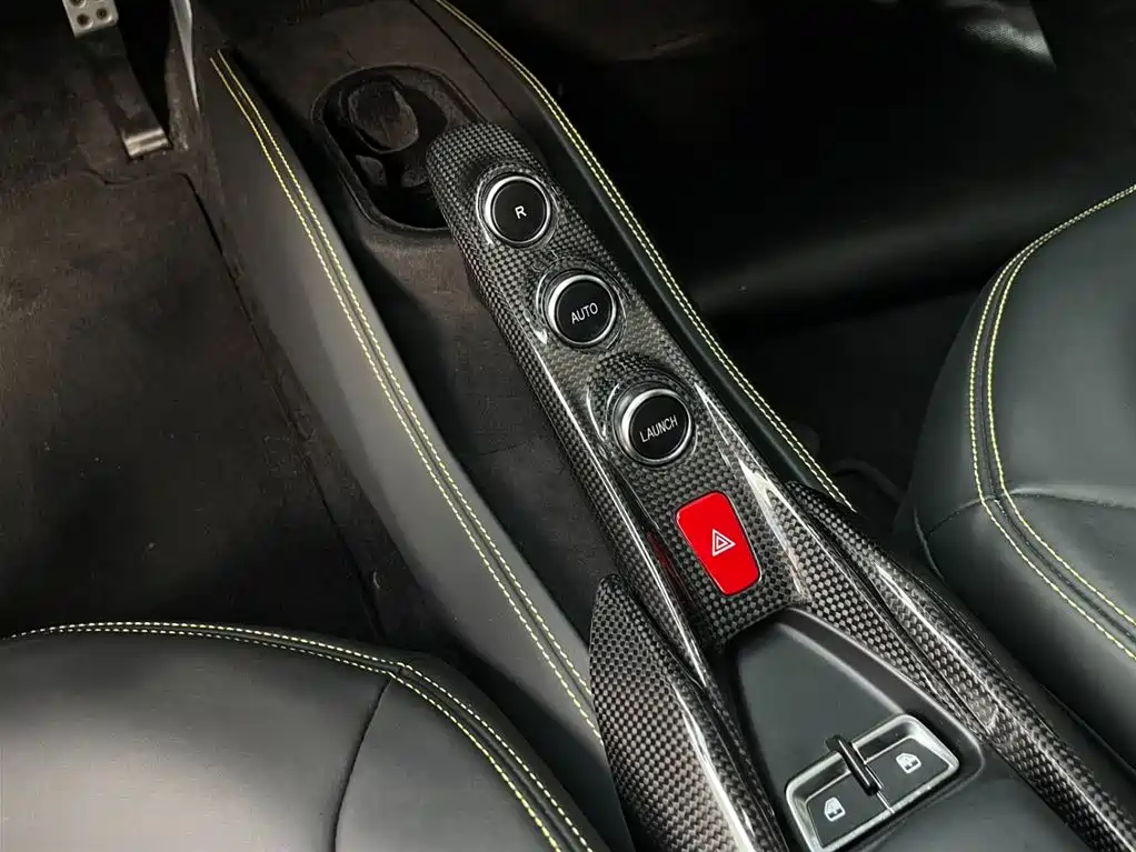 Ferrari F8 2022 — фото 19