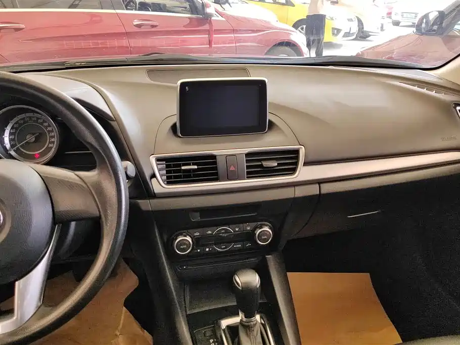 Mazda 3 Axela 2015 — фото 13