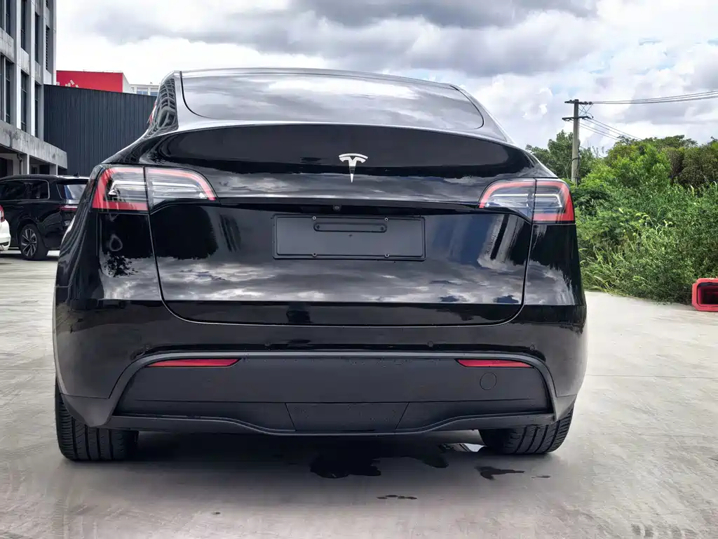 Tesla Model Y 2022 — фото 8