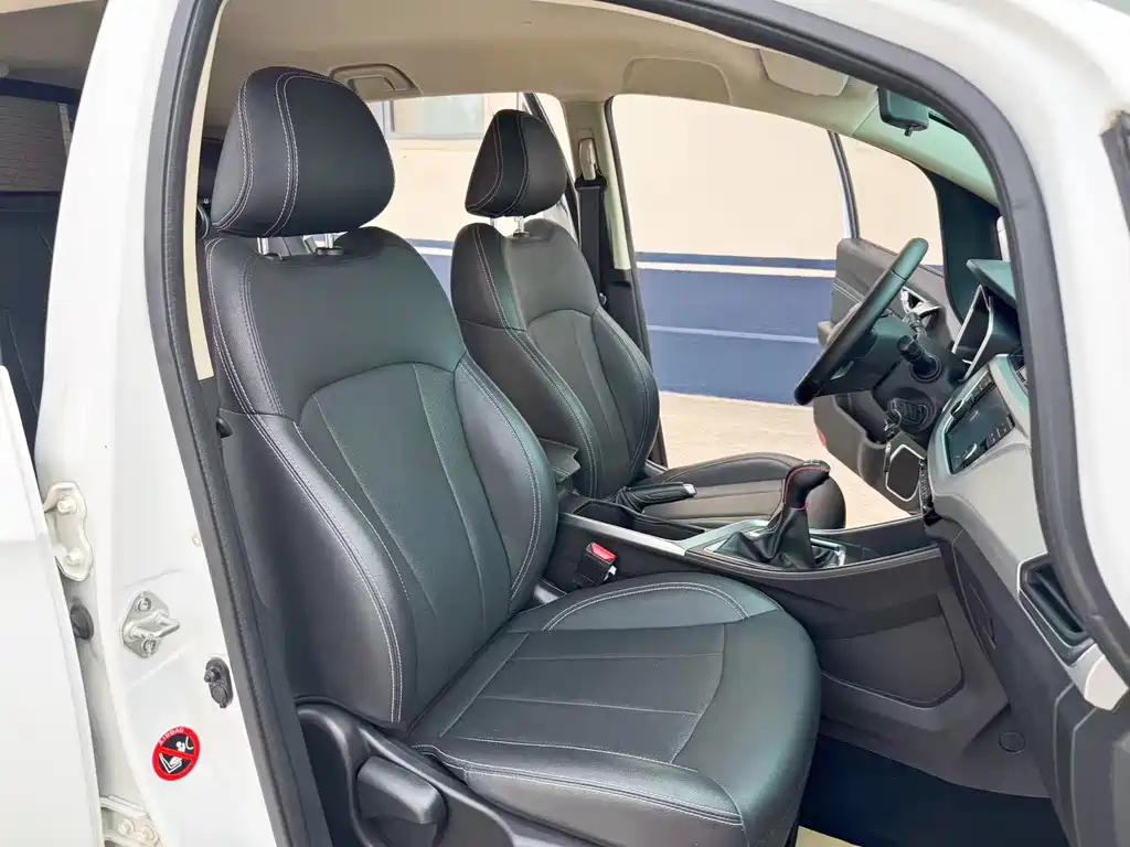 Geely Vision X3 2019 — фото 11
