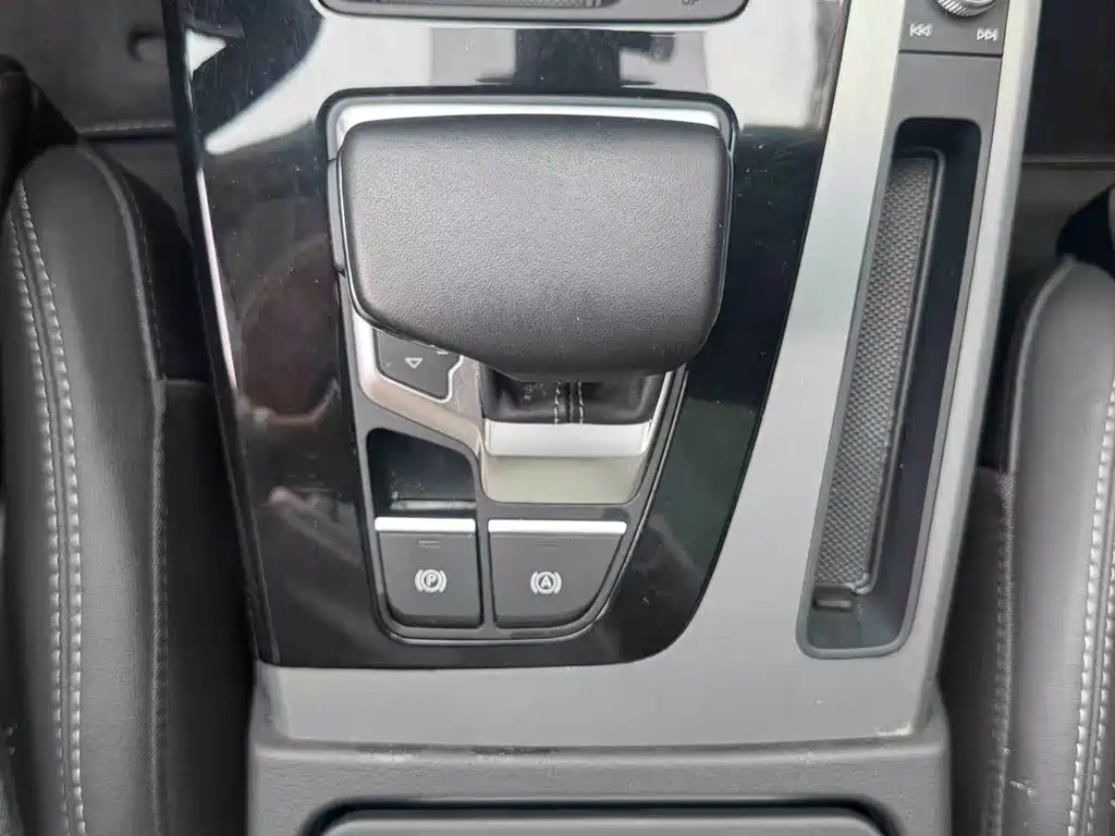 Audi Q5L 2022 — фото 15