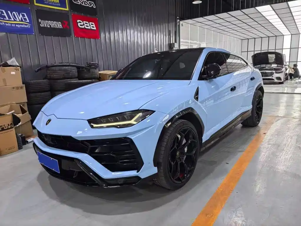 Lamborghini Urus 2021 — фото 1