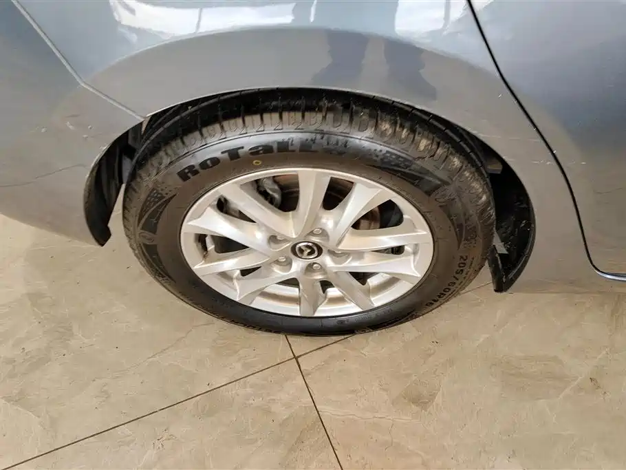 Mazda 3 Axela 2015