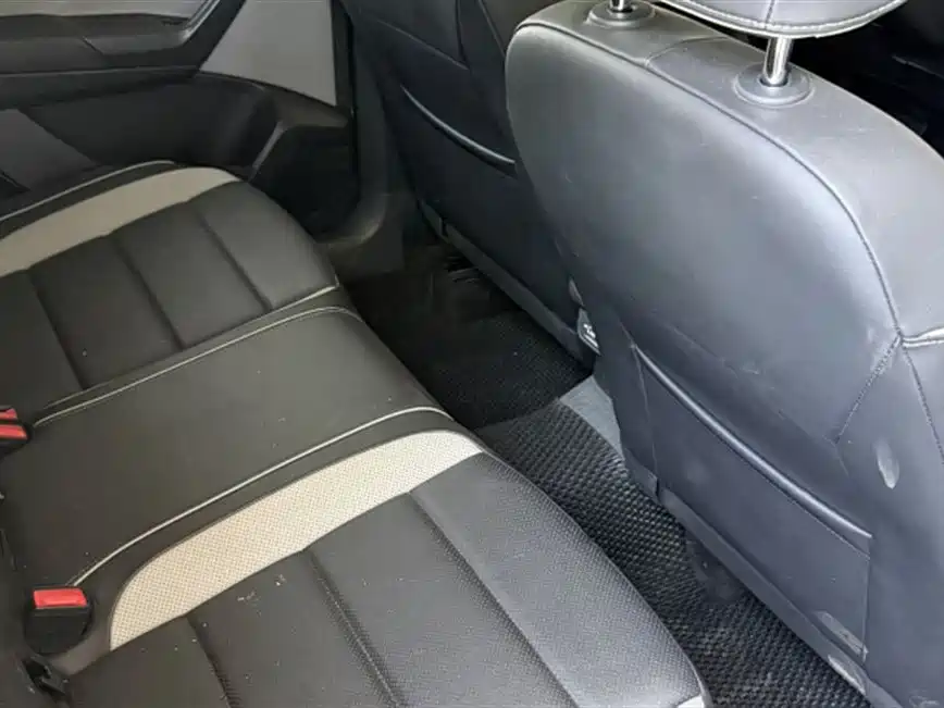 Volkswagen T-Roc 2024