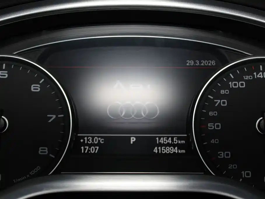 Audi A8 2018 — фото 11