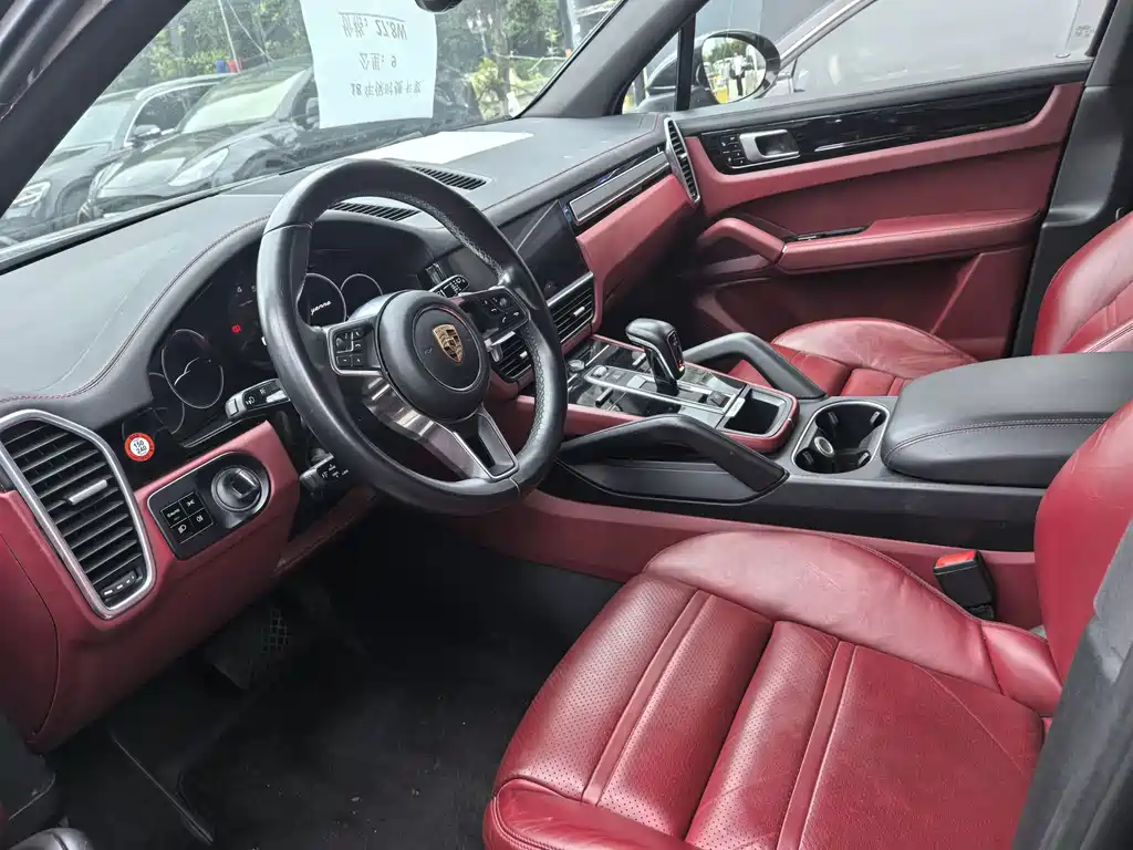 Porsche Cayenne 2018 — фото 23