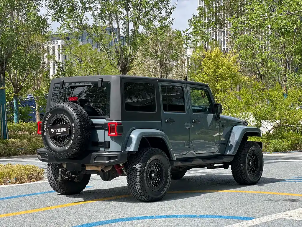 Jeep Wrangler 2016 — фото 14