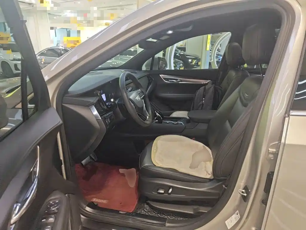 Cadillac XT6 2022 — фото 16