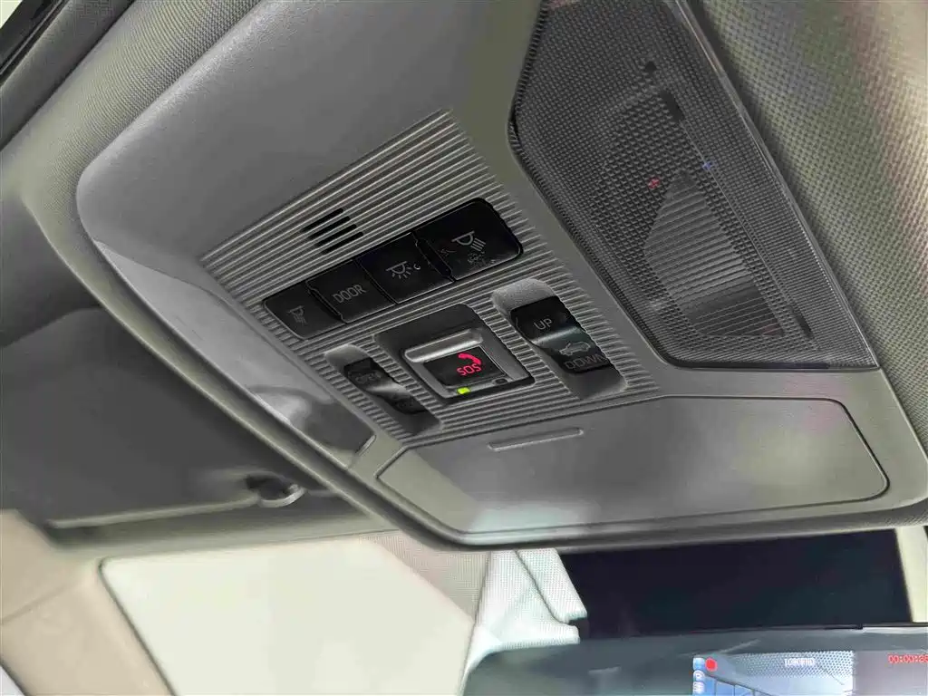 Toyota RAV4 2022 — фото 26
