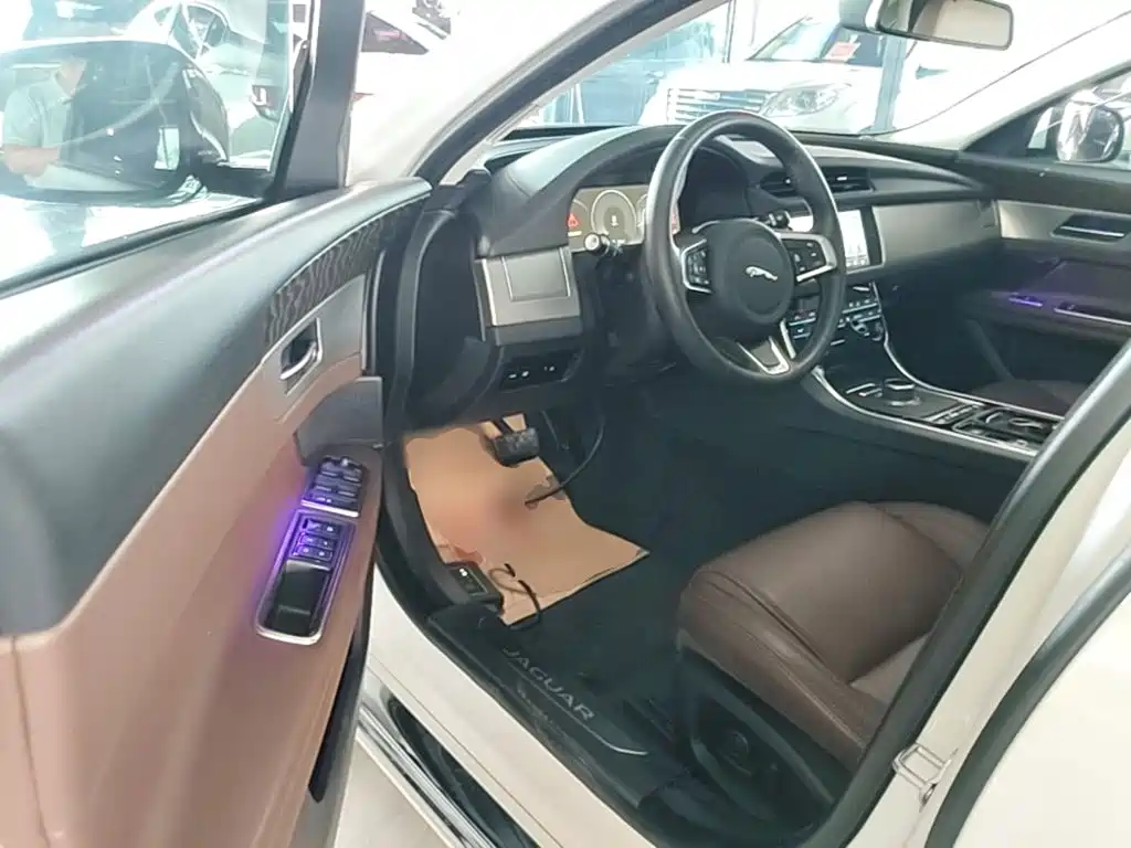 Jaguar XFL 2021 — фото 16