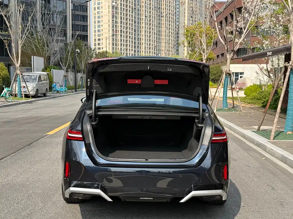 BMW i5 2025 — фото 12