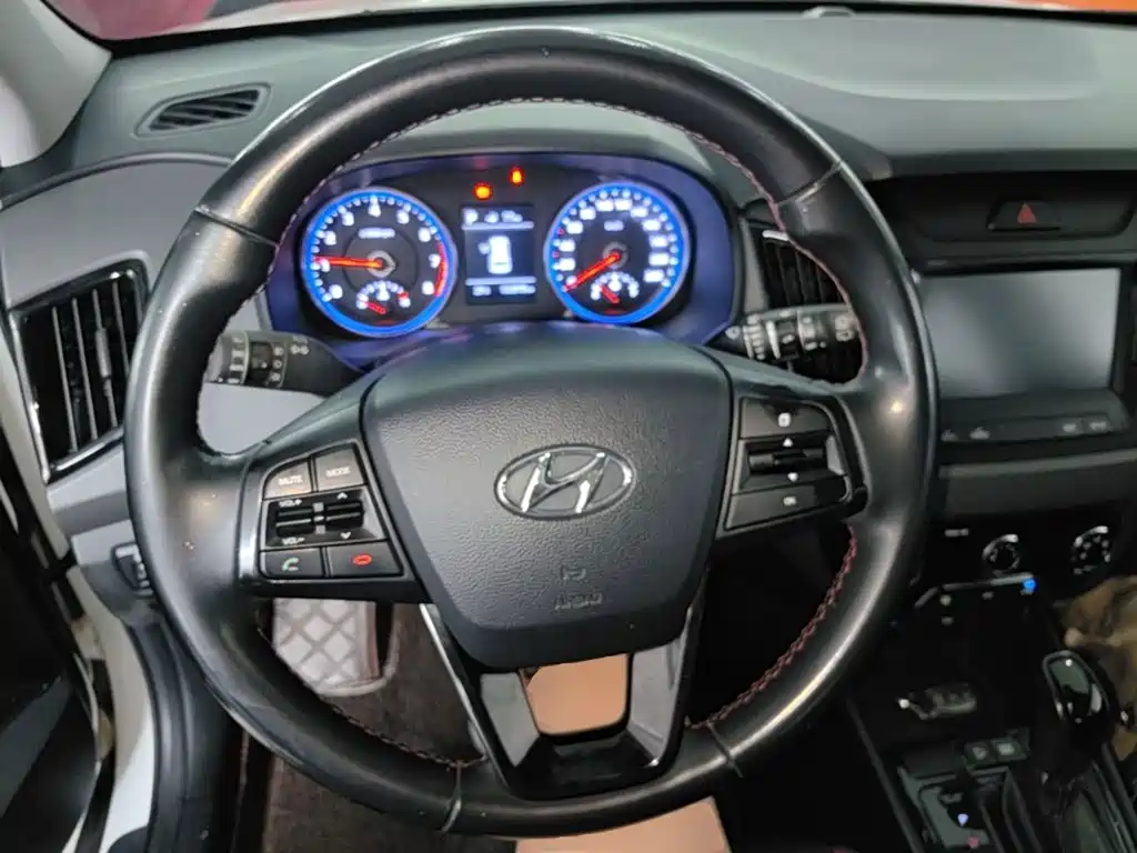 Hyundai ix25 2017 — фото 11