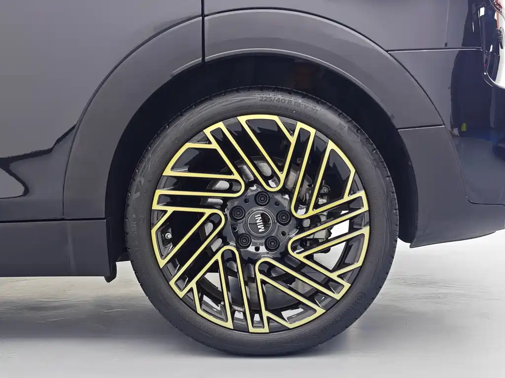 MINI Clubman 2023 — фото 15