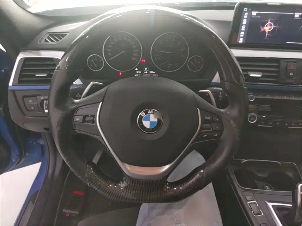 BMW 3 Series 2017 — фото 11