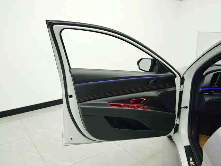 Hyundai Elantra 2022