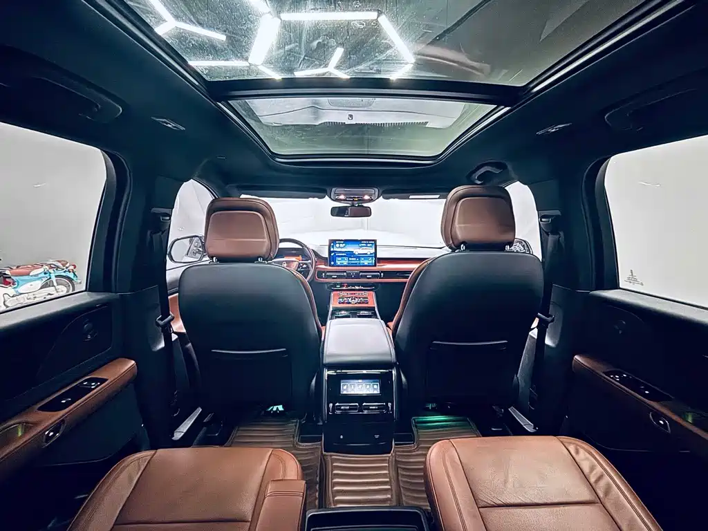 Lincoln Aviator 2022 — фото 17