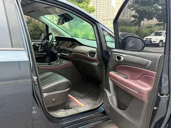 GAC Trumpchi M6 2022