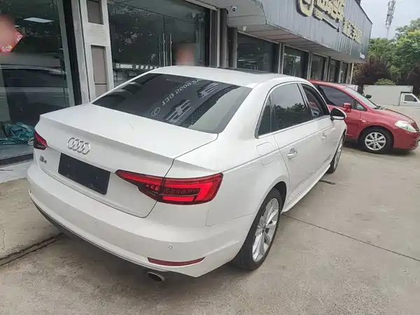 Audi A4L 2017