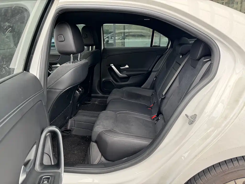 Mercedes-Benz A-Class 2023 — фото 7