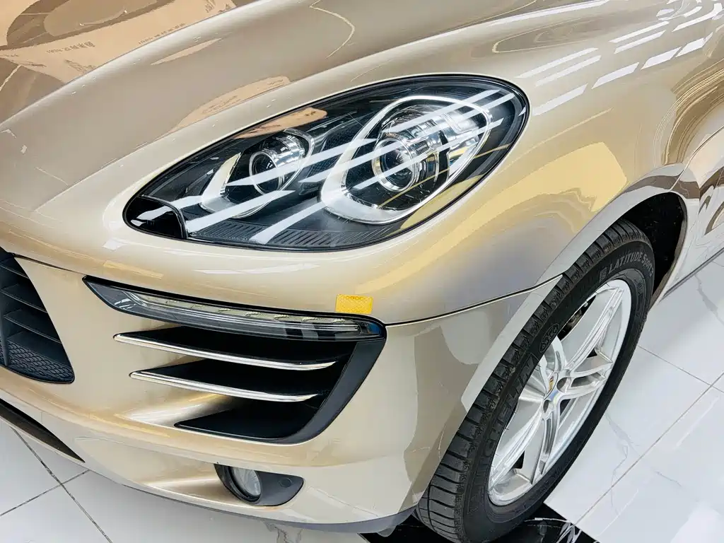 Porsche Macan 2015 — фото 18