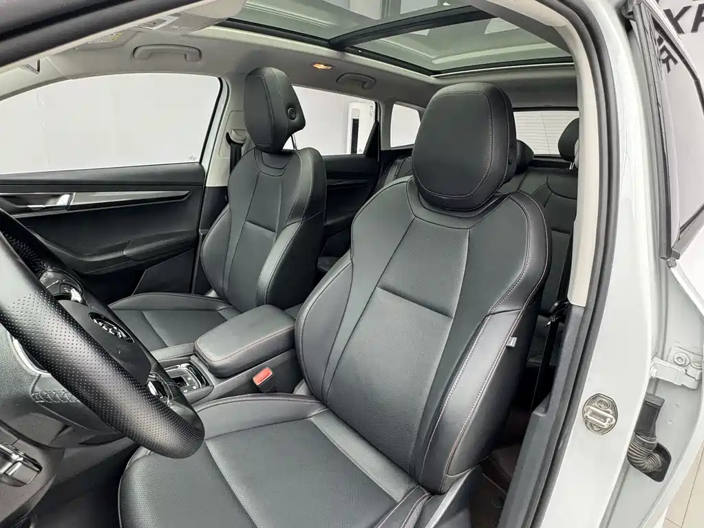 Skoda Karoq 2023 — фото 11