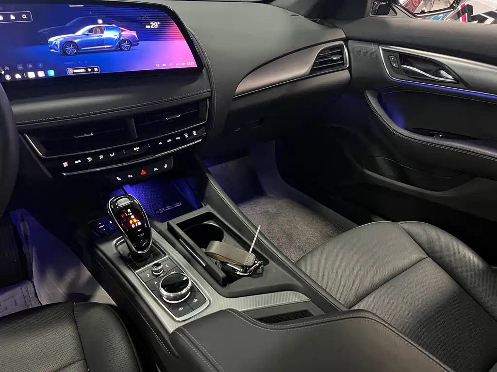 Cadillac CT5 2024 — фото 12