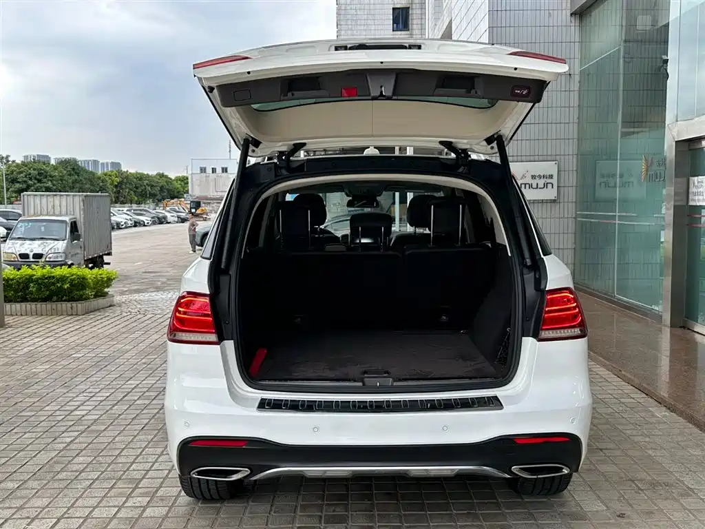 Mercedes-Benz GLE 2017 — фото 17