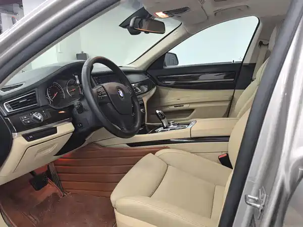 BMW 7 Series 2010