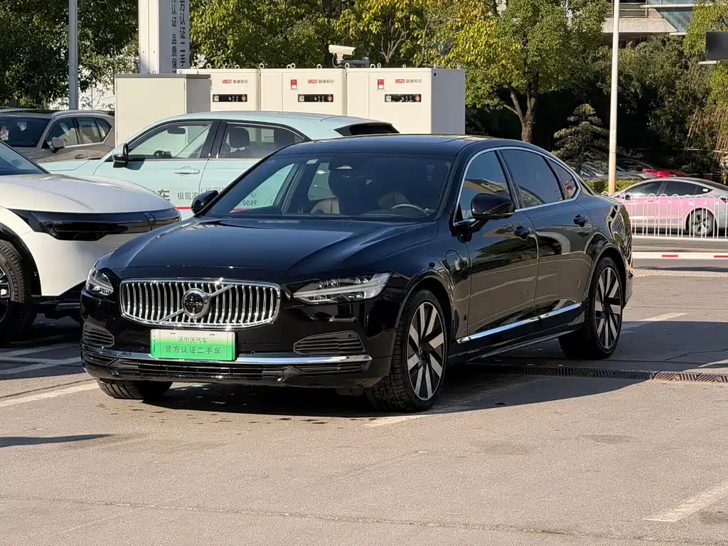 Volvo S90 PHEV 2024 — фото 1