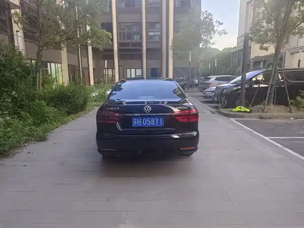 Volkswagen Lavida 2015