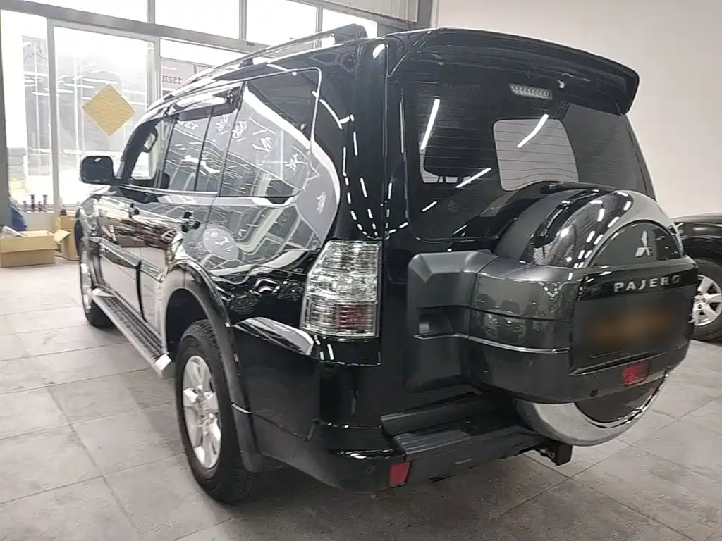 Mitsubishi Pajero 2018