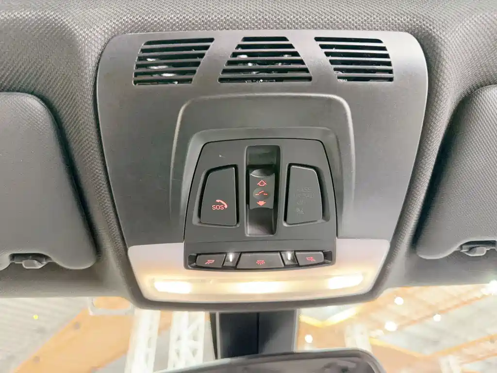 BMW 3 Series 2017 — фото 19
