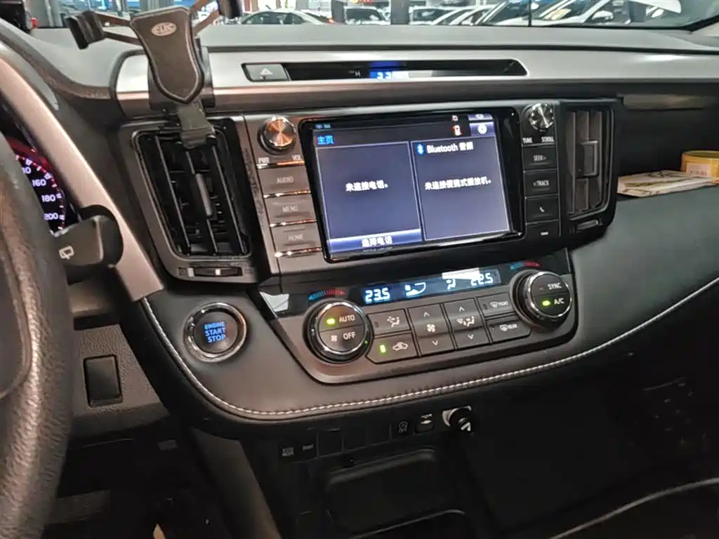Toyota RAV4 2019 — фото 13