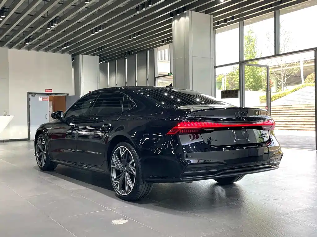 Audi A7L 2023 — фото 9