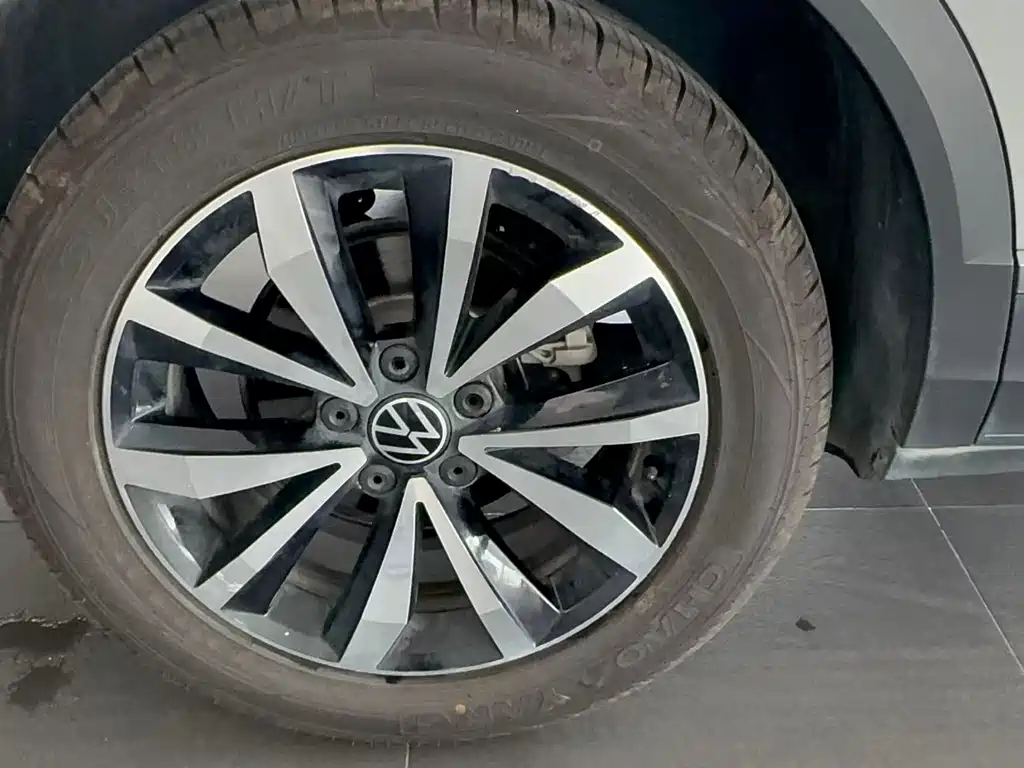 Volkswagen T-Roc 2023 — фото 16