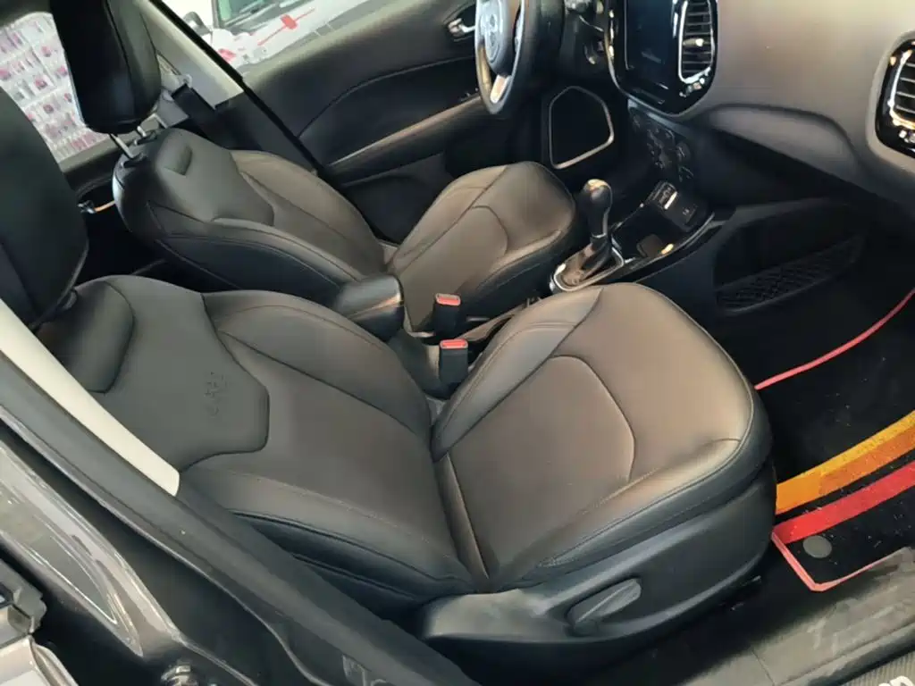 Jeep Compass 2019 — фото 25